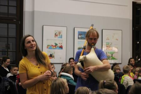 Čarobni svet ljudske pesmi in glasbil, foto JSKD OI Trebnje (10)